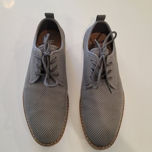 Gray dress shoes